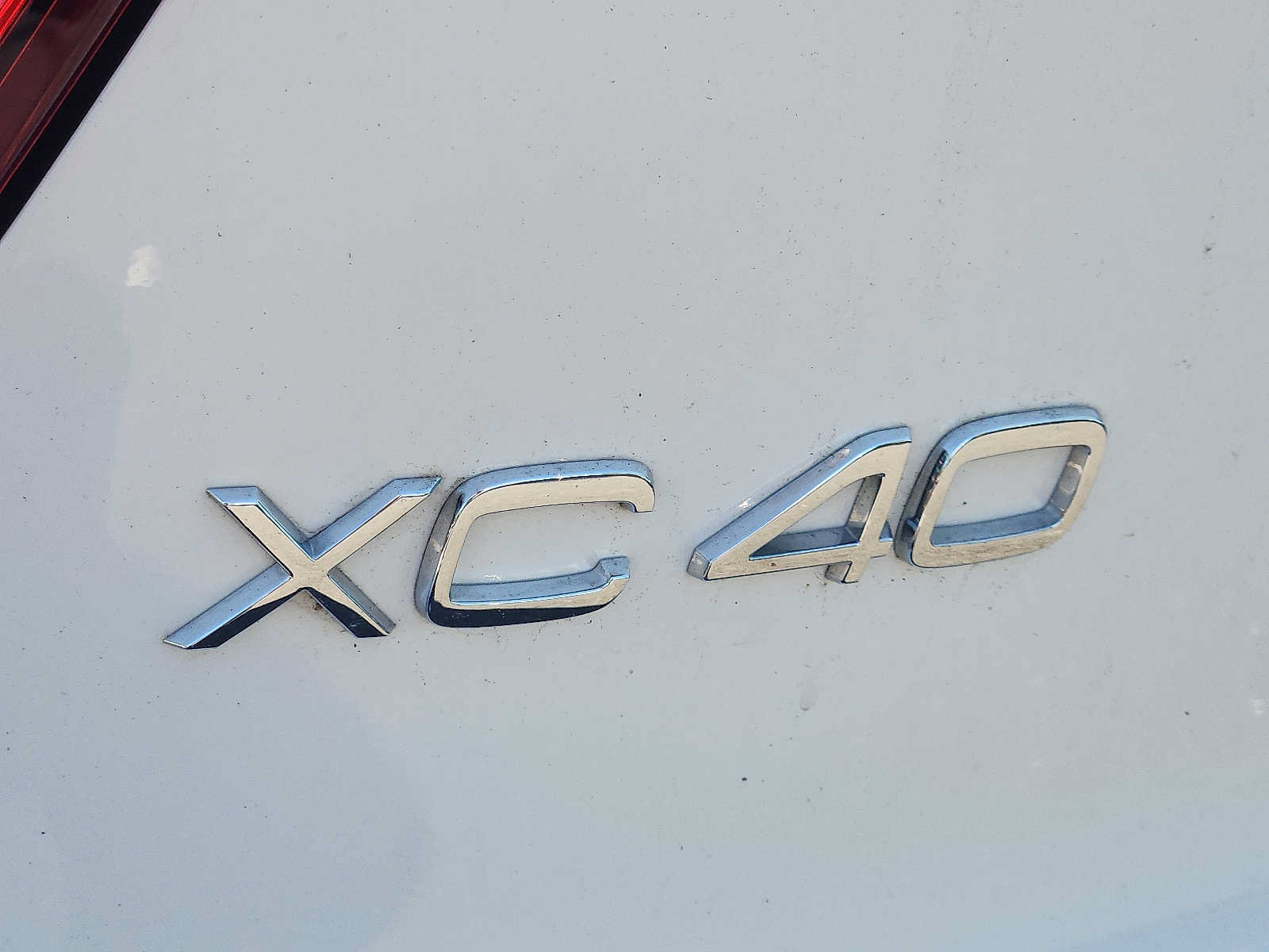 Certified 2023 Volvo XC40 B5 Plus w/ Driver Assist Package AWD/4WD image 28