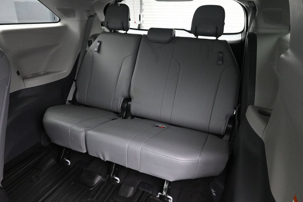 Used 2022 Toyota Sienna XLE w/ XLE Plus Package AWD/4WD image 12