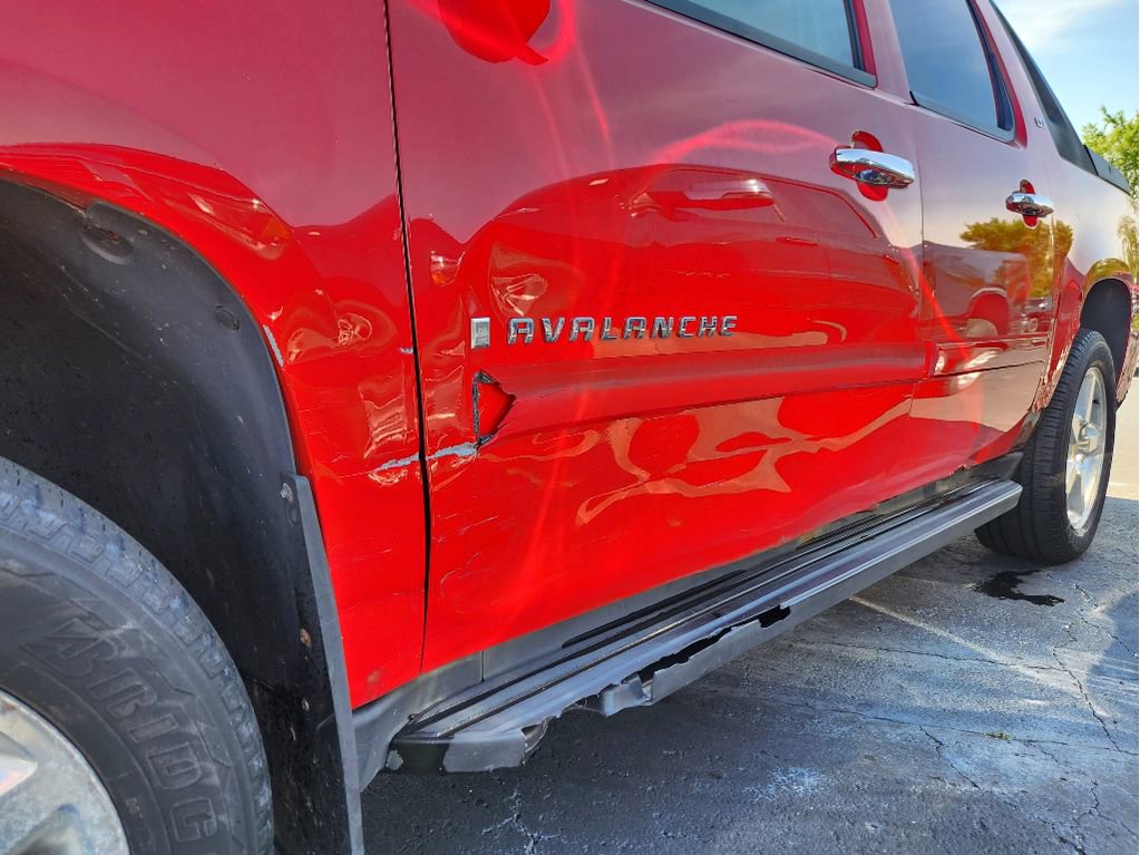 Used 2008 Chevrolet Avalanche LTZ w/ LTZ Preferred Equipment Group AWD/4WD image 26