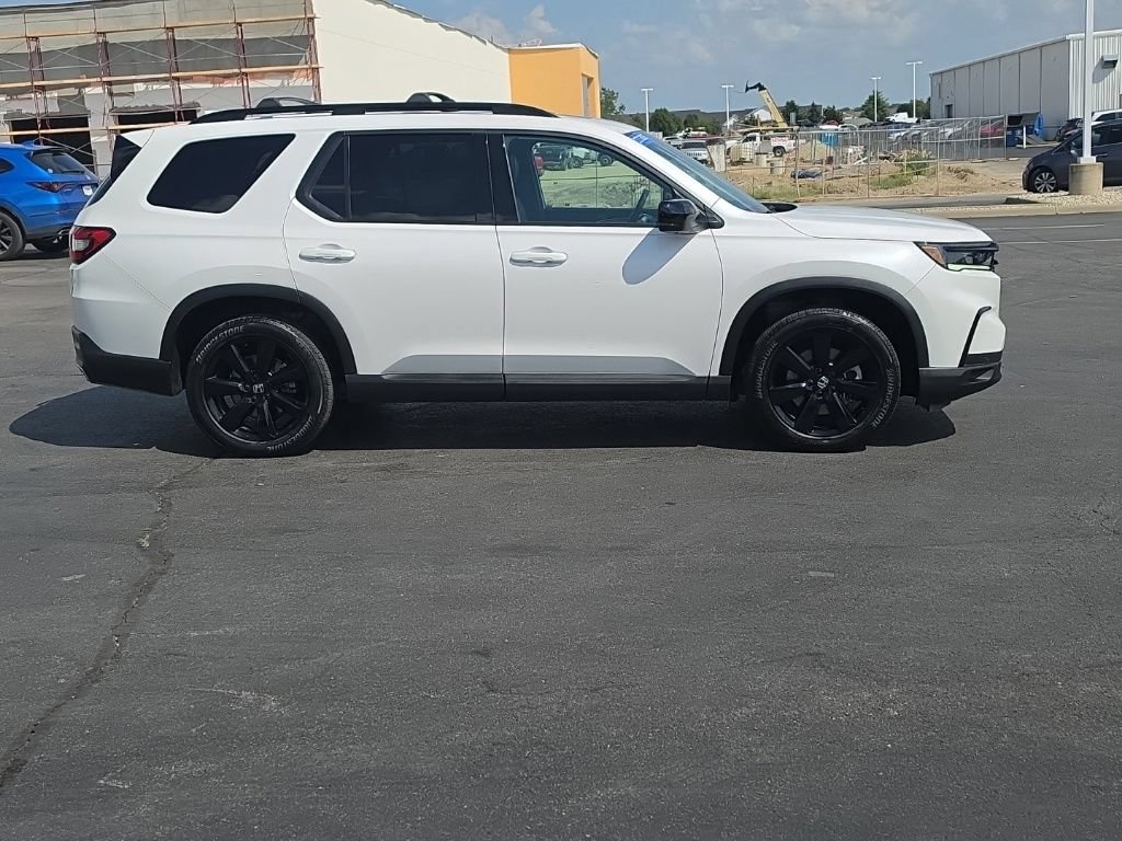 Certified 2025 Honda Pilot Black Edition image 10