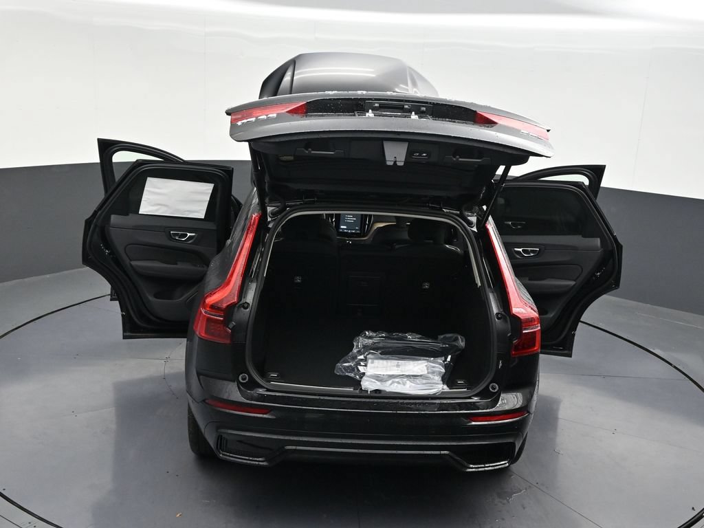 New 2026 Volvo XC60 B5 Plus AWD/4WD image 33