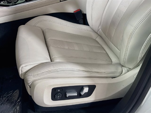 Used 2020 BMW X5 sDrive40i w/ M Sport Package RWD image 22