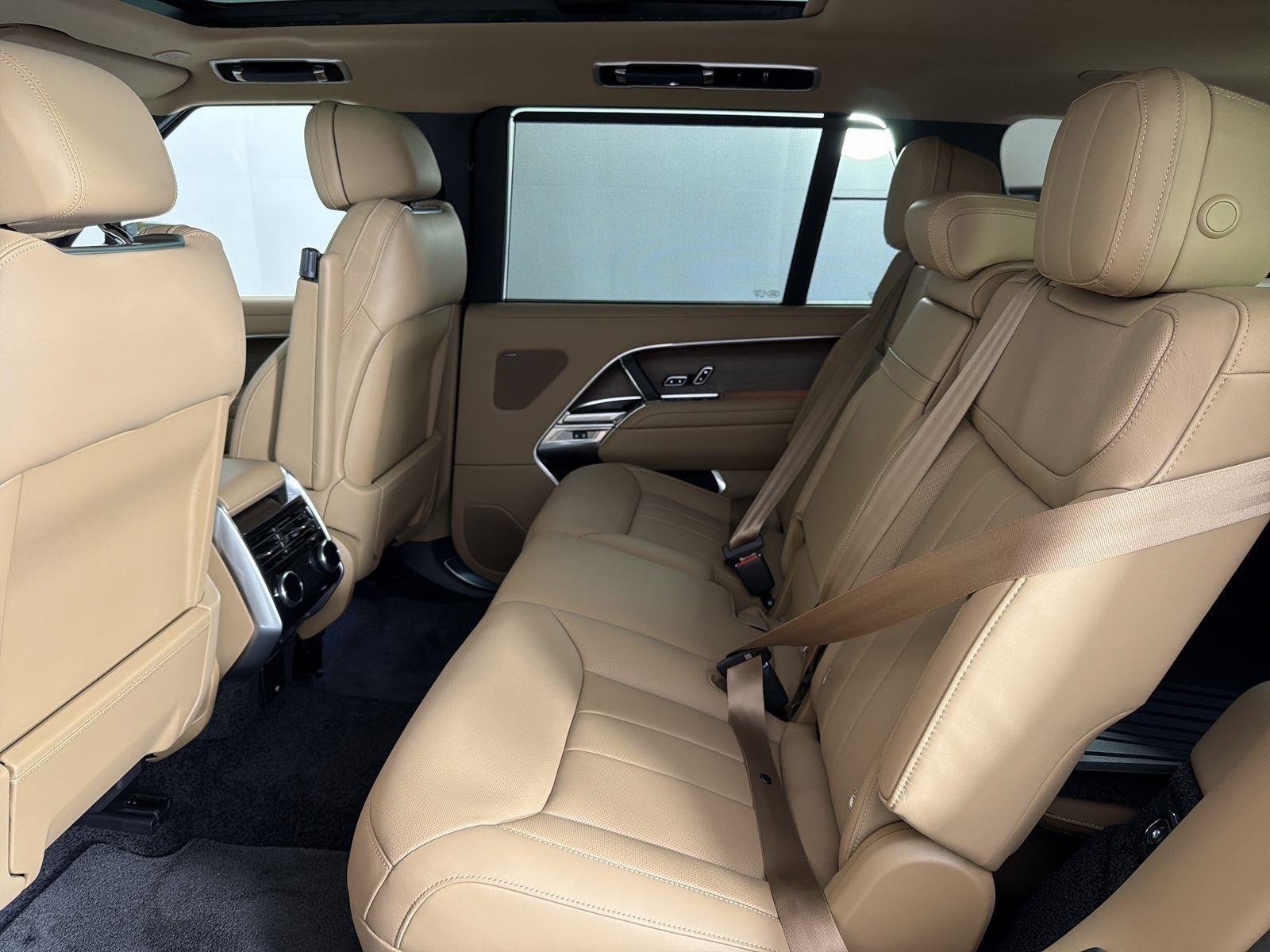 New 2026 Land Rover Range Rover Long Wheelbase SE image 26