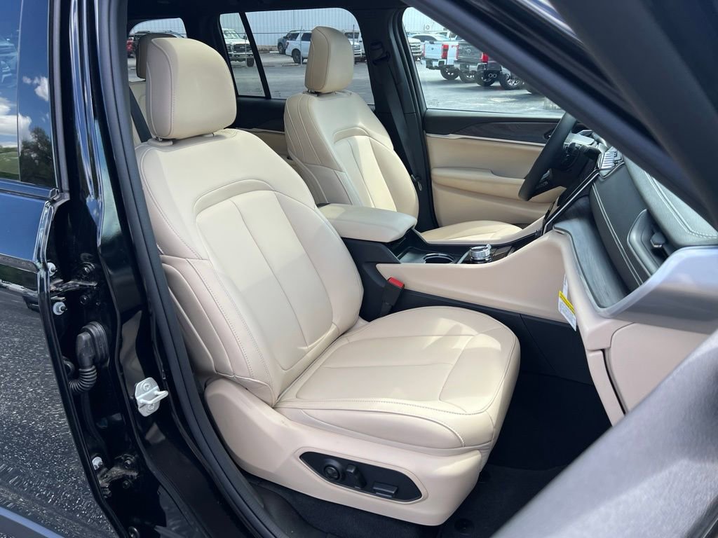 Used 2024 Jeep Grand Cherokee Limited 4xe image 24