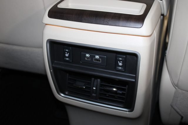 Used 2019 Nissan Murano Platinum AWD/4WD image 16
