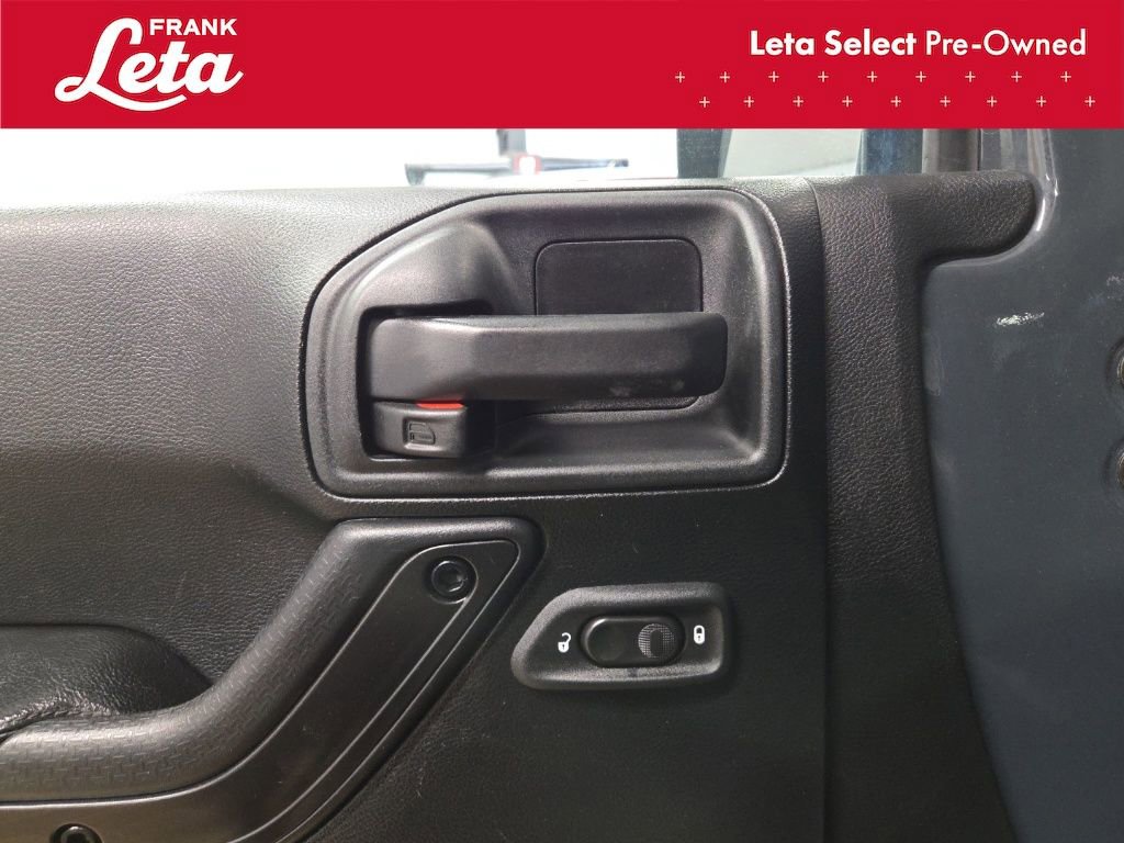 Used 2017 Jeep Wrangler Unlimited Sahara image 21