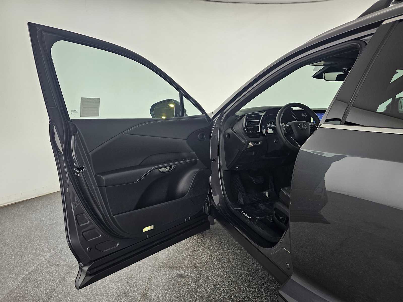 Used 2025 Lexus RX 350 FWD w/ Technology Package image 19