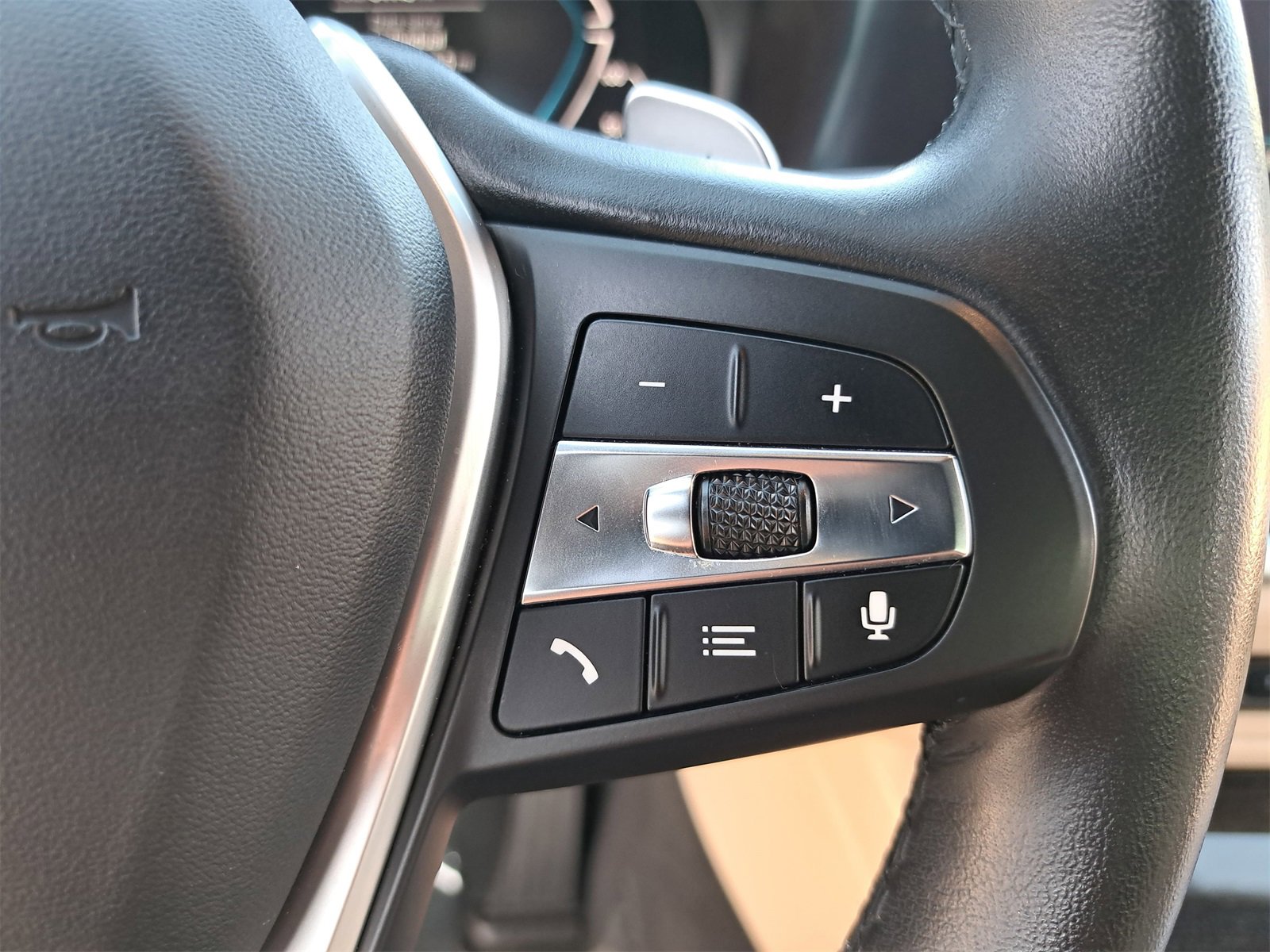 Used 2022 BMW 330e xDrive w/ Driving Assistance Package image 17