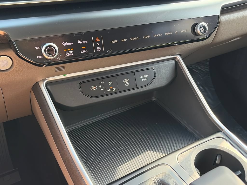 New 2027 Kia Carnival FWD image 21