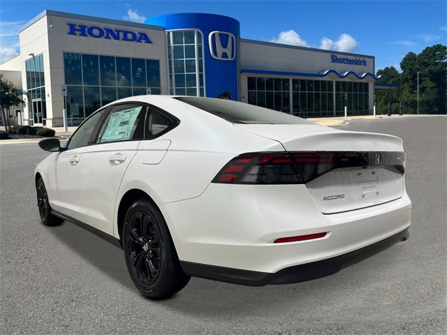 New 2025 Honda Accord SE image 3