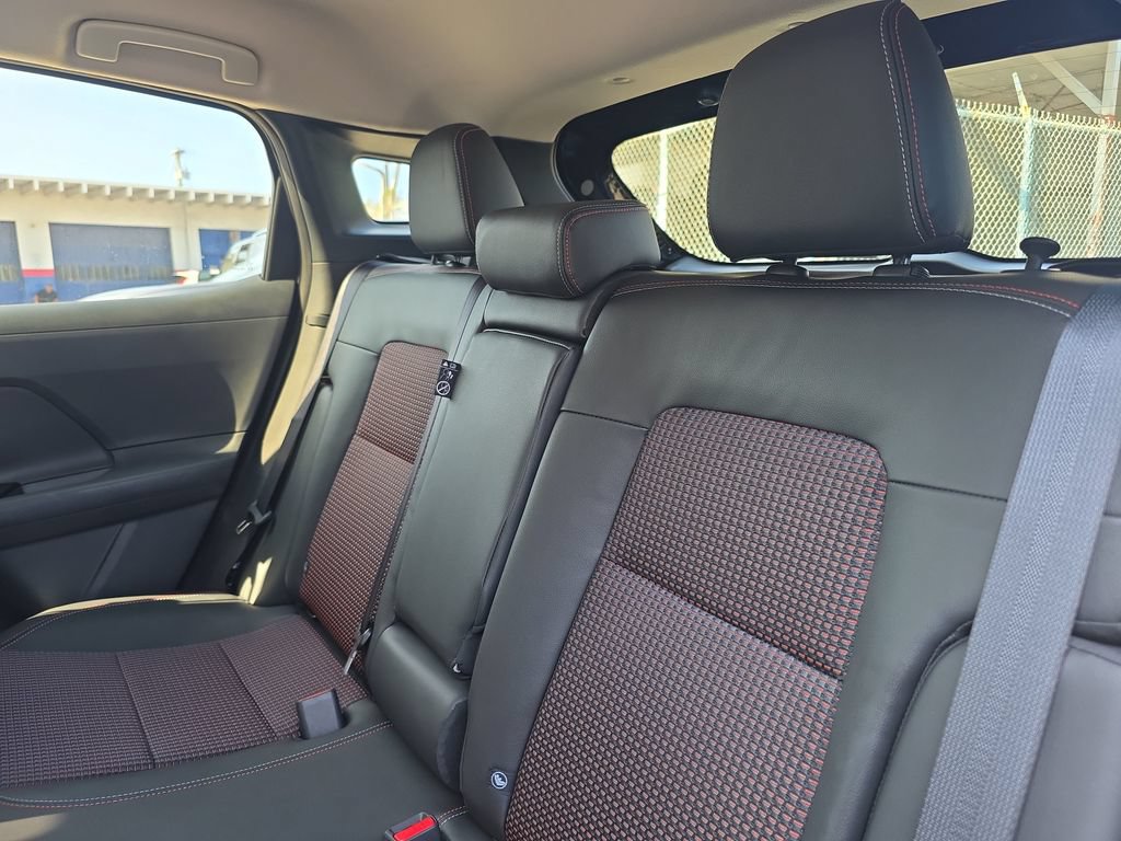 New 2026 Nissan Kicks SR AWD/4WD image 17
