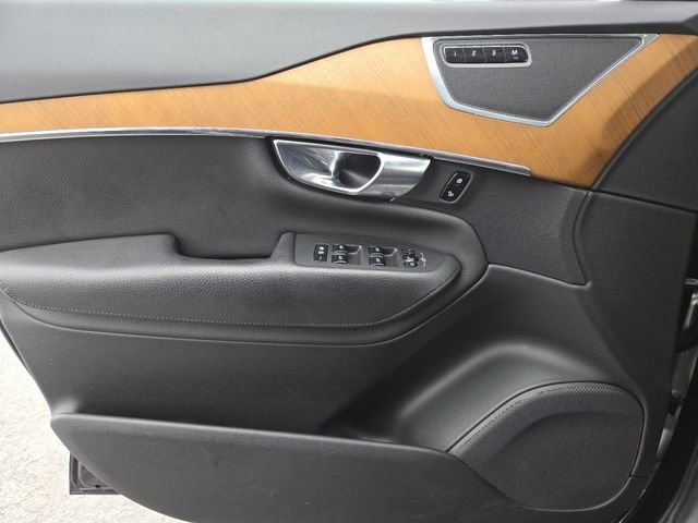 Used 2021 Volvo XC90 T6 Momentum w/ Advanced Package image 35