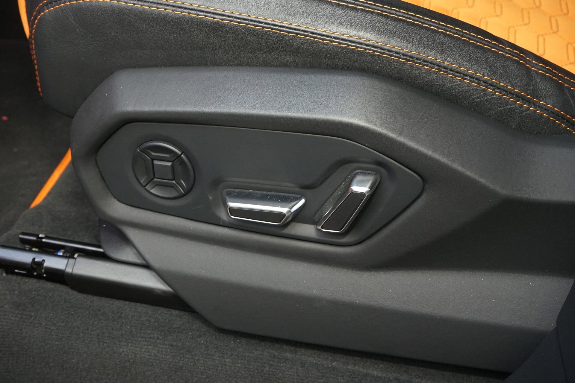 Used 2021 Lamborghini Urus image 26