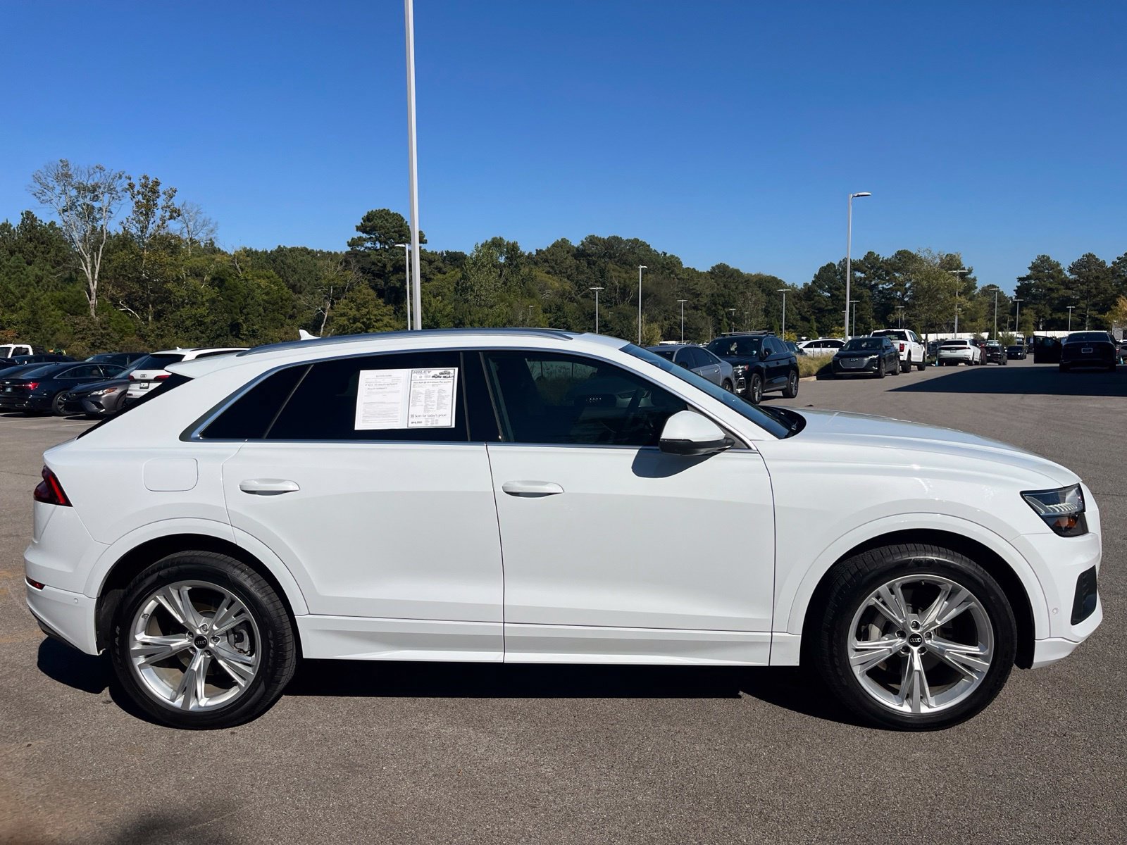 Used 2023 Audi Q8 Premium Plus AWD/4WD image 4
