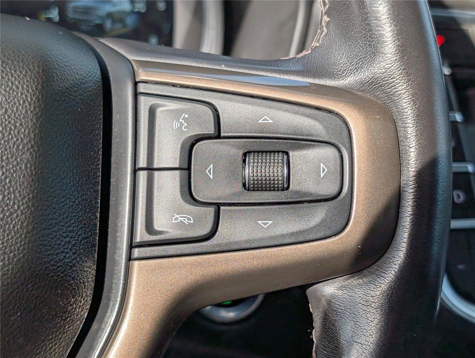 Used 2023 Chevrolet Suburban High Country w/ Advanced Technology Package image 29