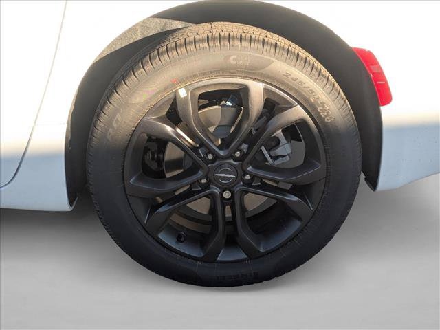 New 2026 Chrysler Pacifica Select AWD/4WD image 10