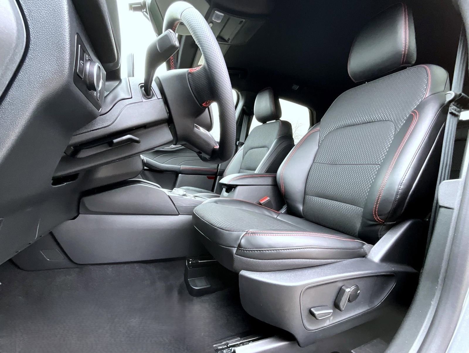 New 2026 Ford Escape ST-Line w/ Tech Pack #1 image 10