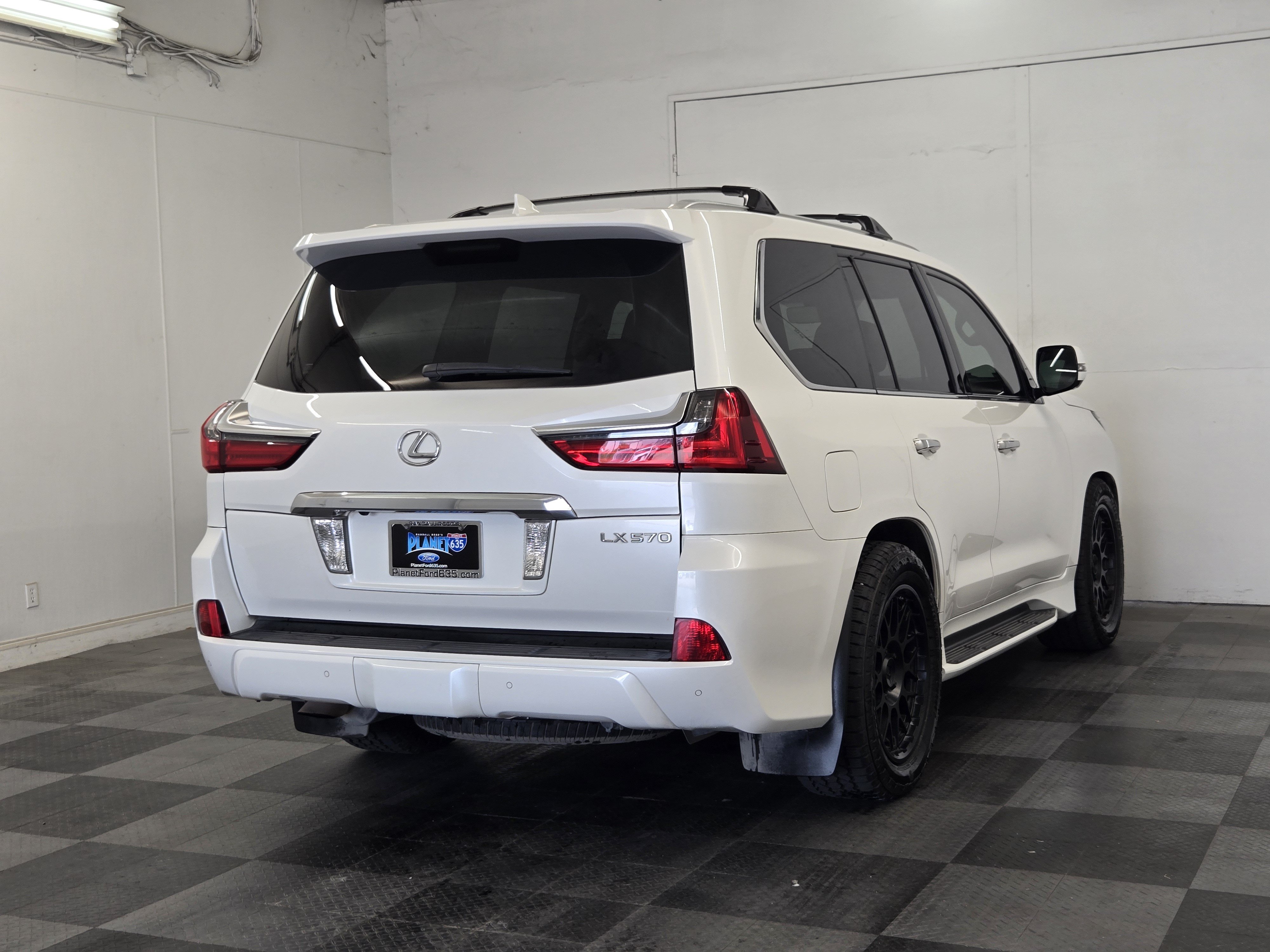 Used 2017 Lexus LX 570 4WD image 7