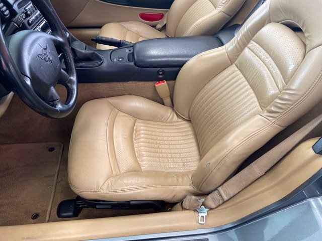 Used 2004 Chevrolet Corvette Convertible w/ Preferred Equipment Group RWD image 14