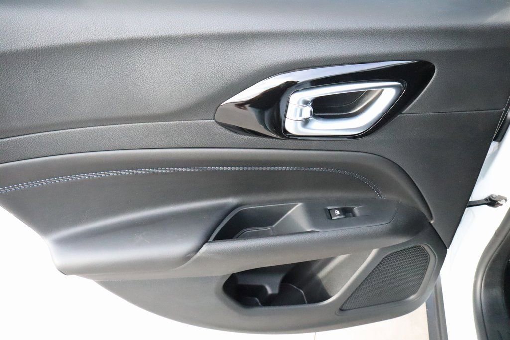 New 2026 Jeep Compass Latitude image 16