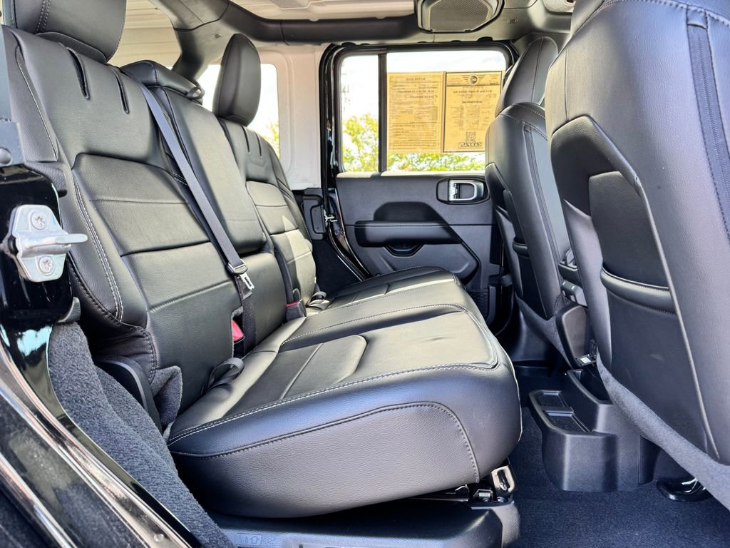 Used 2023 Jeep Wrangler Unlimited Sahara w/ Cold Weather Group AWD/4WD image 14