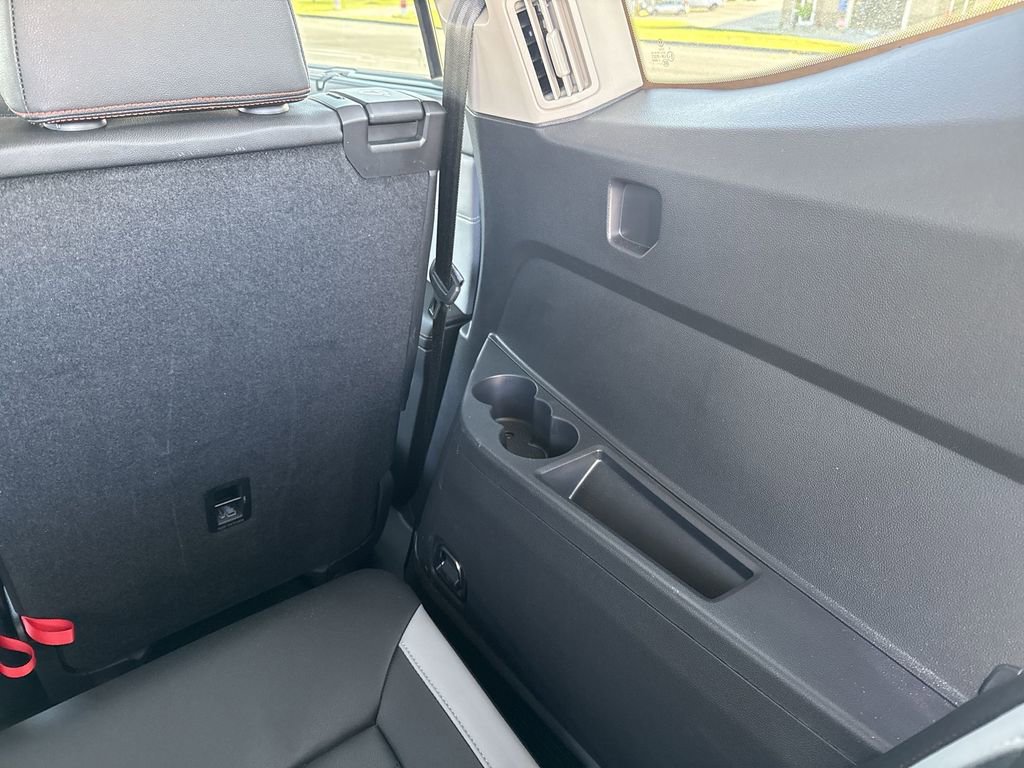 Used 2025 Volkswagen Atlas Peak Edition SE image 33