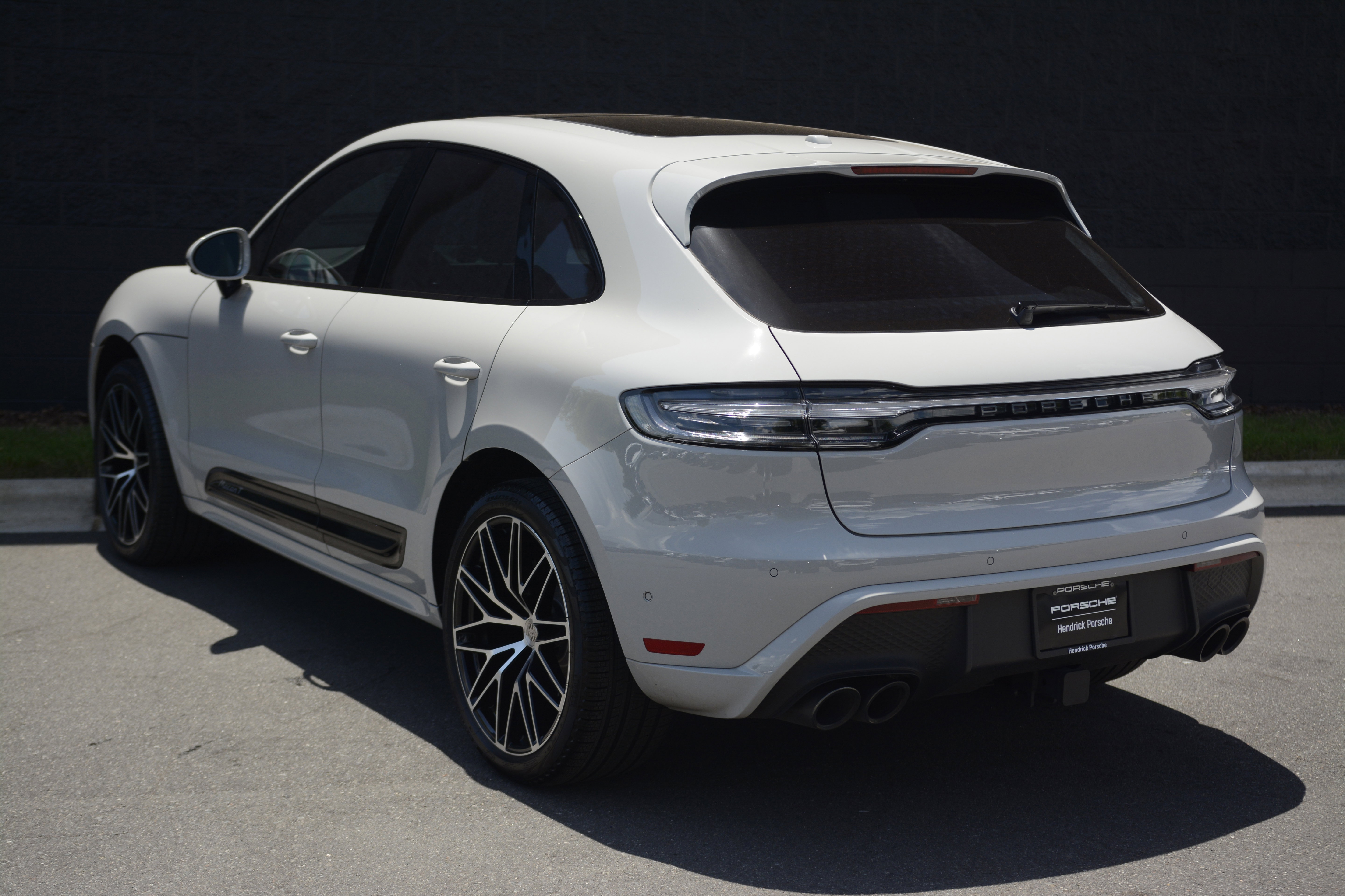 Certified 2026 Porsche Macan Turbo AWD/4WD image 3