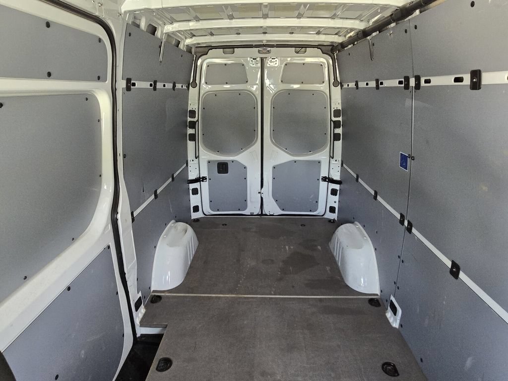 Used 2025 Mercedes-Benz Sprinter 2500 image 19