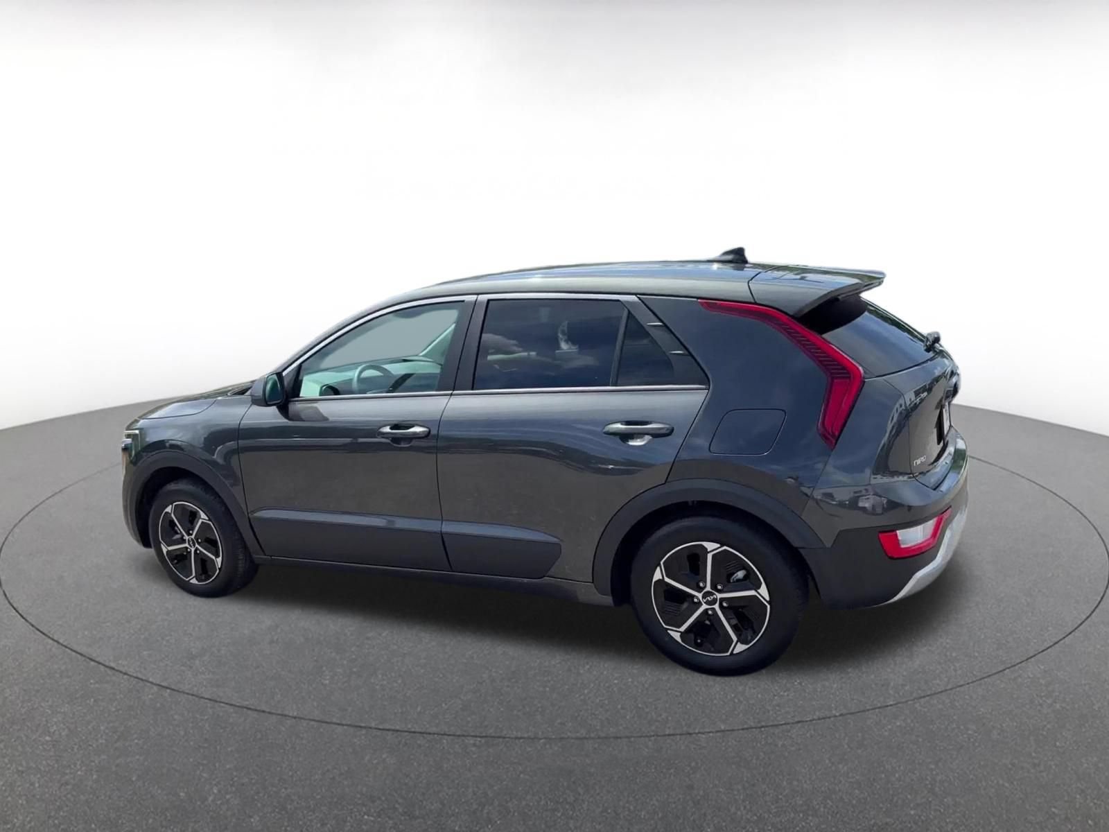 Used 2026 Kia Niro LX FWD image 9