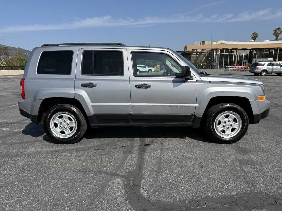 Used 2016 Jeep Patriot Sport image 9