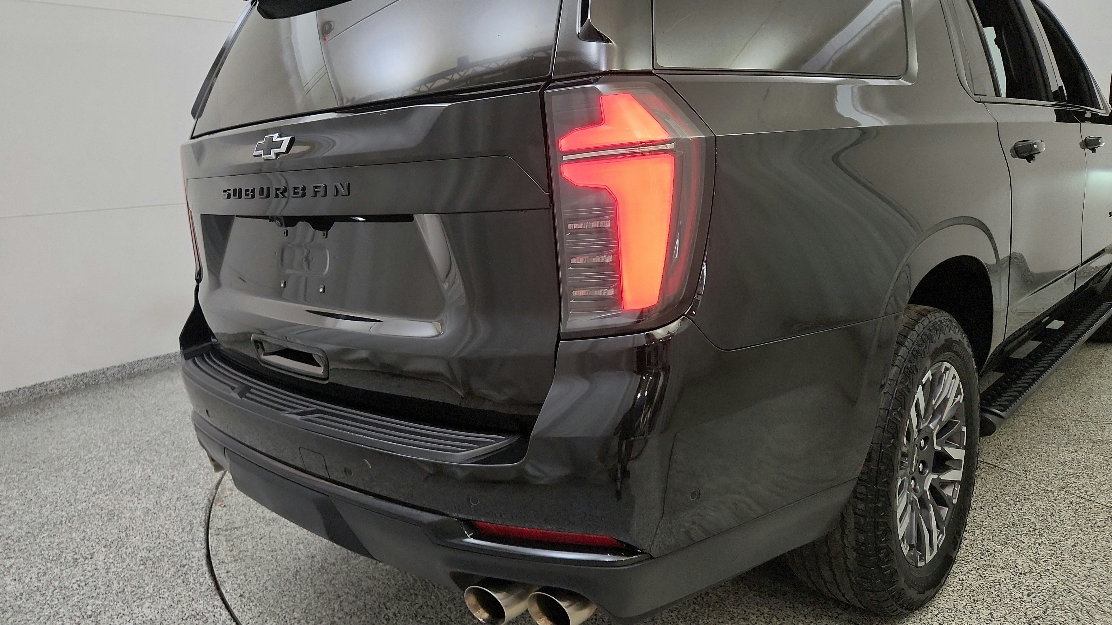 Used 2025 Chevrolet Suburban Z71 AWD/4WD image 30