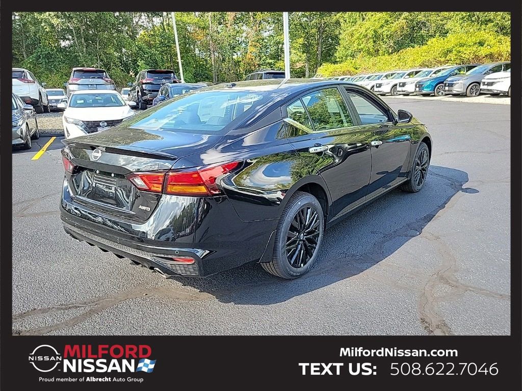 Used 2025 Nissan Altima 2.5 SV w/ SV Special Edition Package AWD/4WD image 5