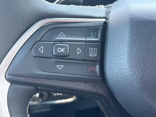 Used 2025 Jeep Grand Cherokee Altitude AWD/4WD image 27