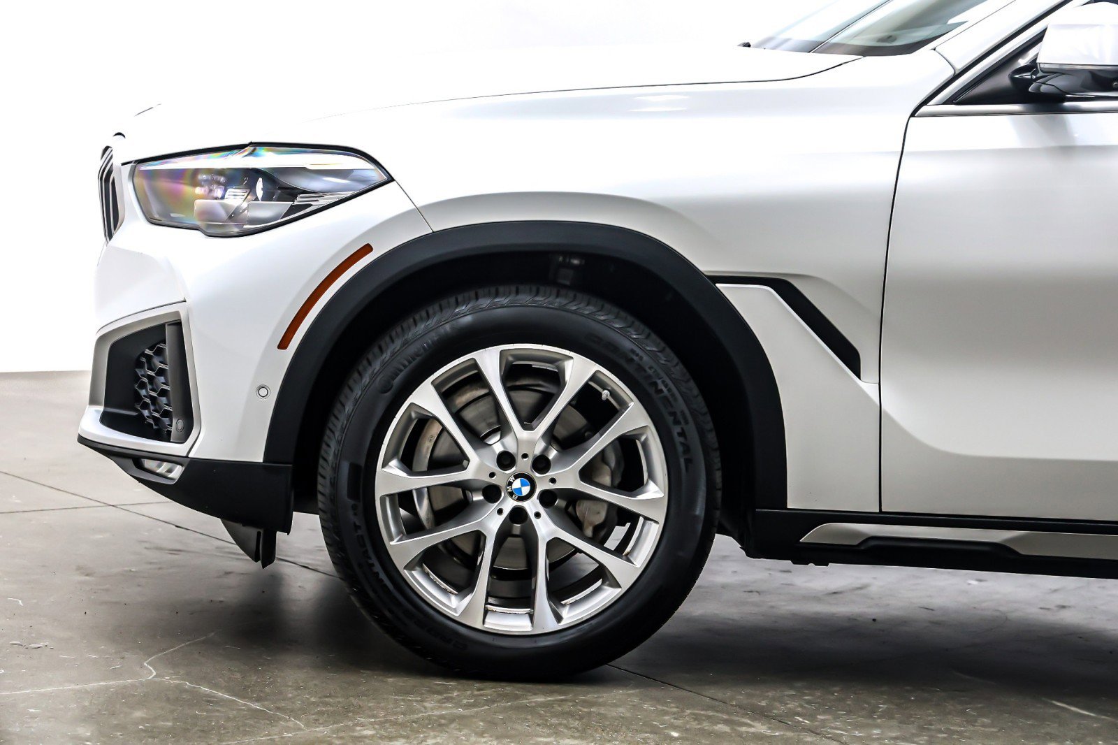 Used 2021 BMW X6 xDrive40i w/ Premium Package image 10