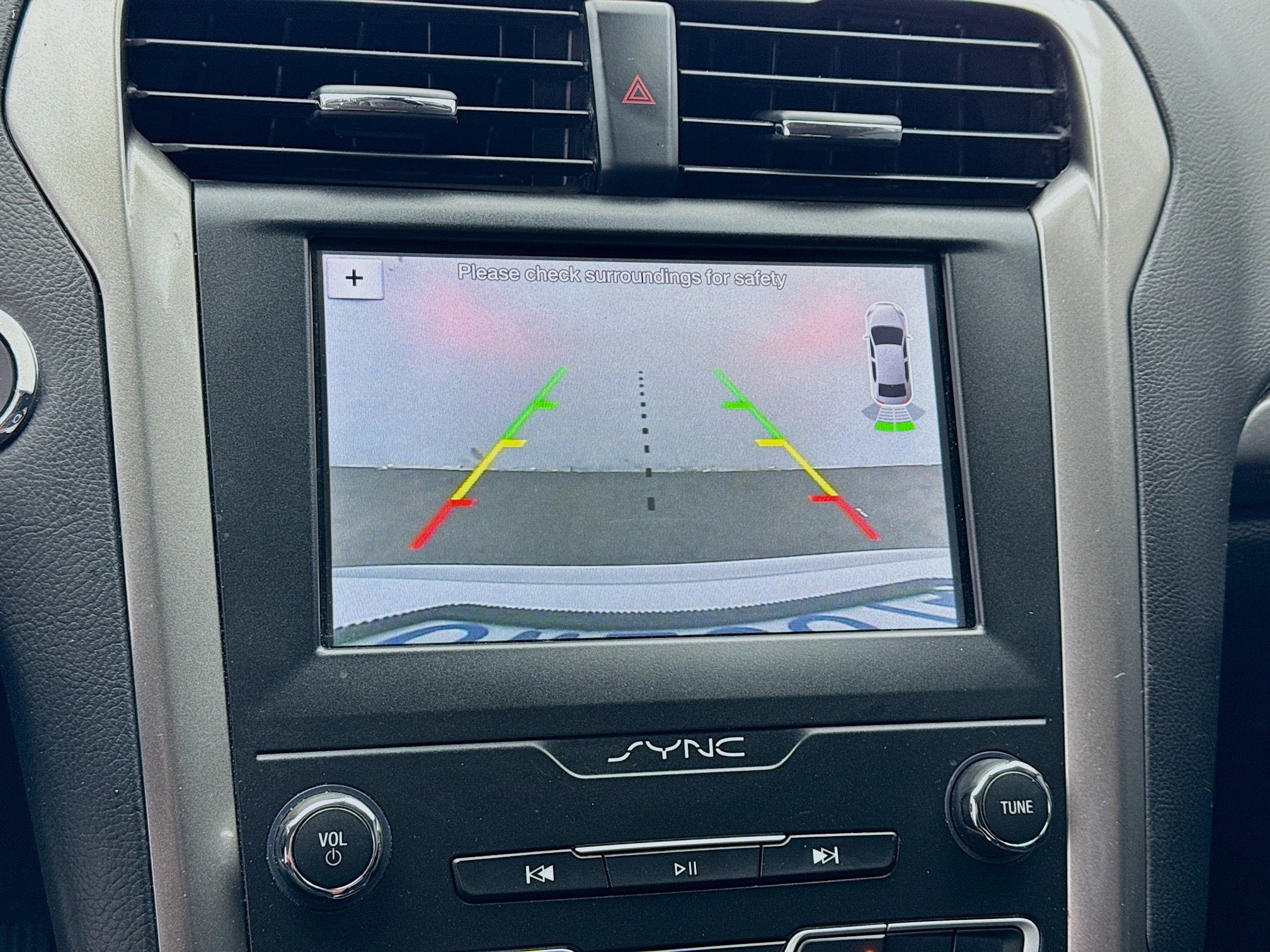 Used 2019 Ford Fusion SE image 10