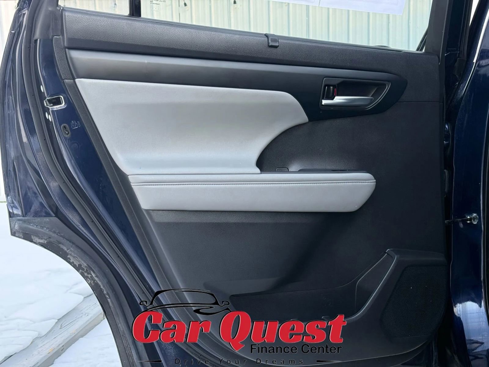 Used 2021 Toyota Highlander XLE image 13