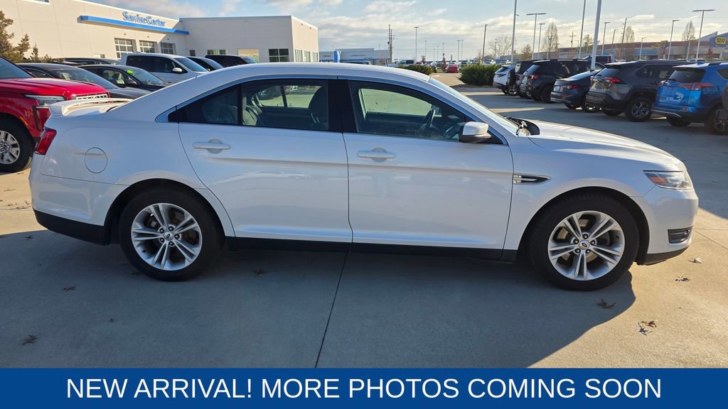 Used 2019 Ford Taurus SEL image 6