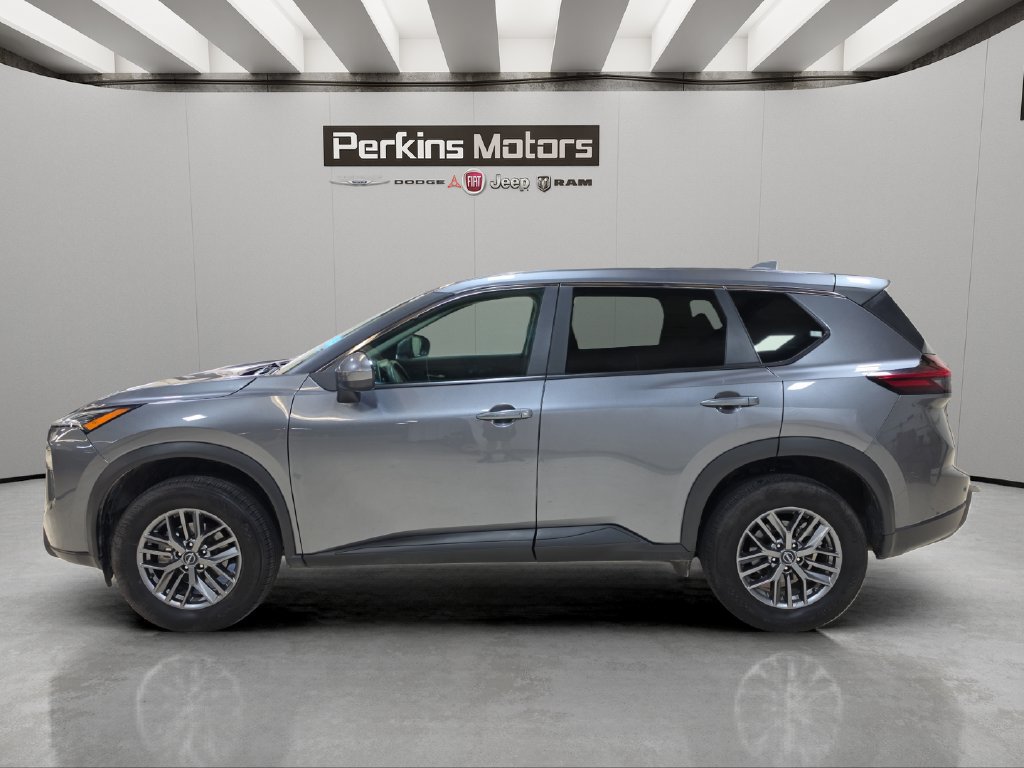 Used 2026 Nissan Rogue SV AWD/4WD image 2