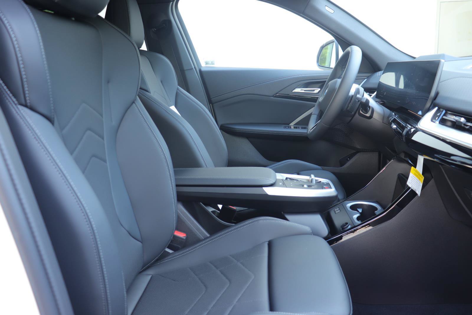 New 2026 BMW X2 xDrive28i w/ Technology Package AWD/4WD image 18