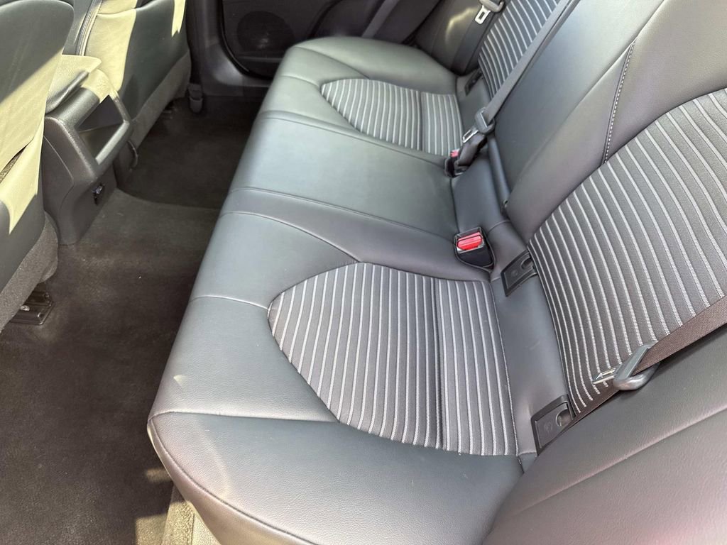 Used 2024 Toyota Camry SE image 14