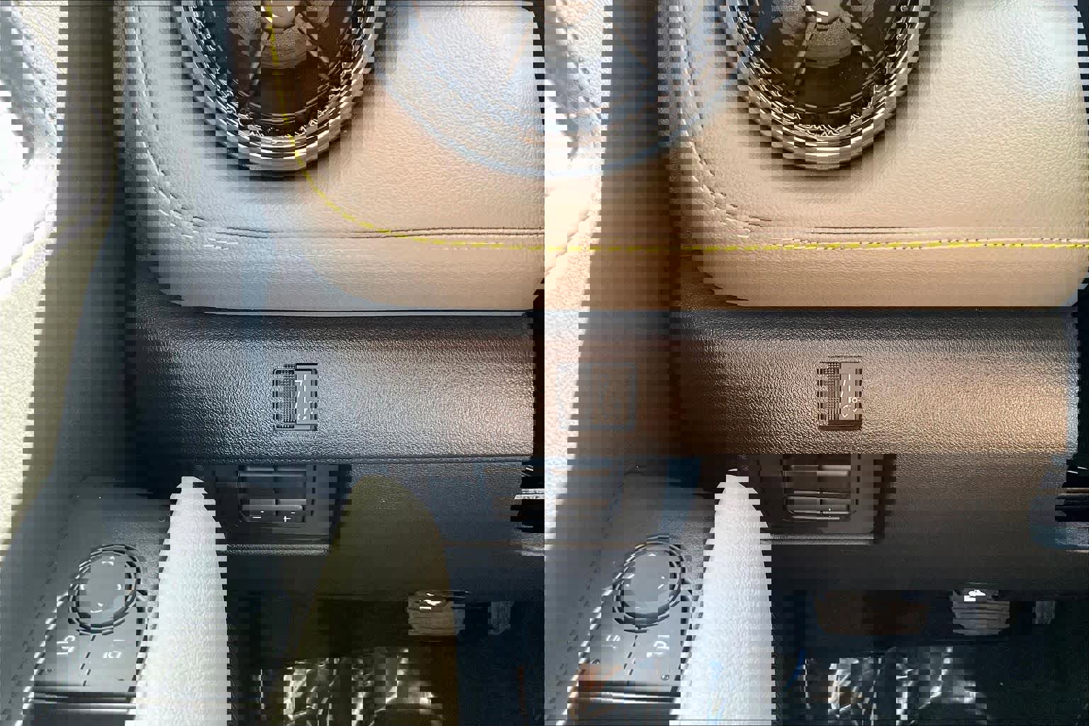 Certified 2024 Chevrolet Colorado ZR2 w/ ZR2 Convenience Package III image 32