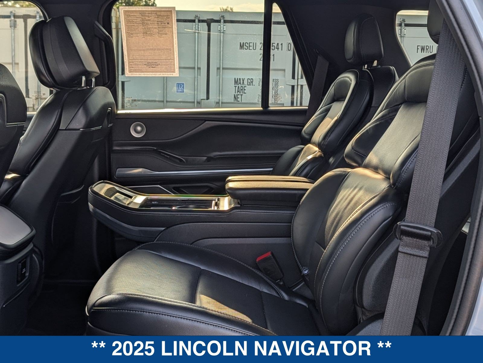 Used 2025 Lincoln Navigator Reserve w/ Jet Appearance Package AWD/4WD image 18