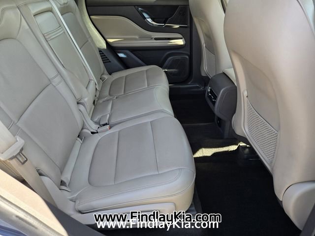 Used 2022 Lincoln Corsair Reserve w/ Rear Removable Package Tray FWD image 18