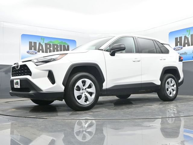 Used 2024 Toyota RAV4 LE AWD/4WD image 18