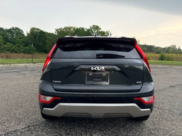 Certified 2025 Kia Niro EX Touring FWD image 4