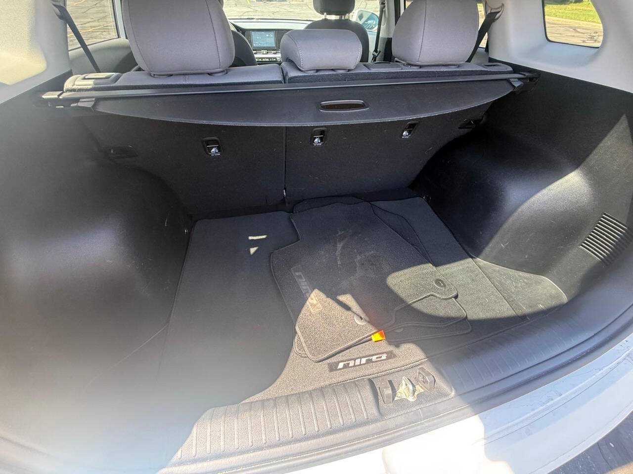 Used 2020 Kia Niro LX FWD image 14