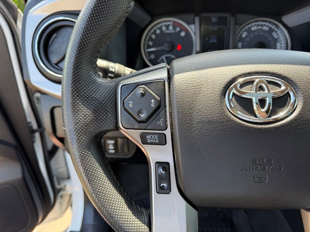 Used 2021 Toyota Tacoma Limited AWD/4WD image 18