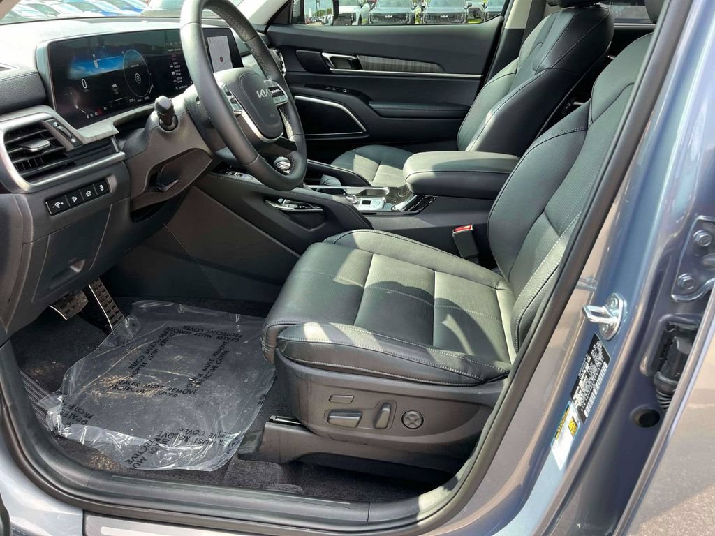 Used 2024 Kia Telluride SX w/ Towing Package AWD/4WD image 18