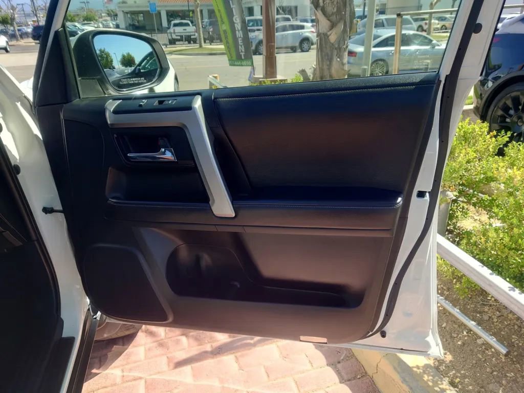 Used 2022 Toyota 4Runner SR5 Premium image 11