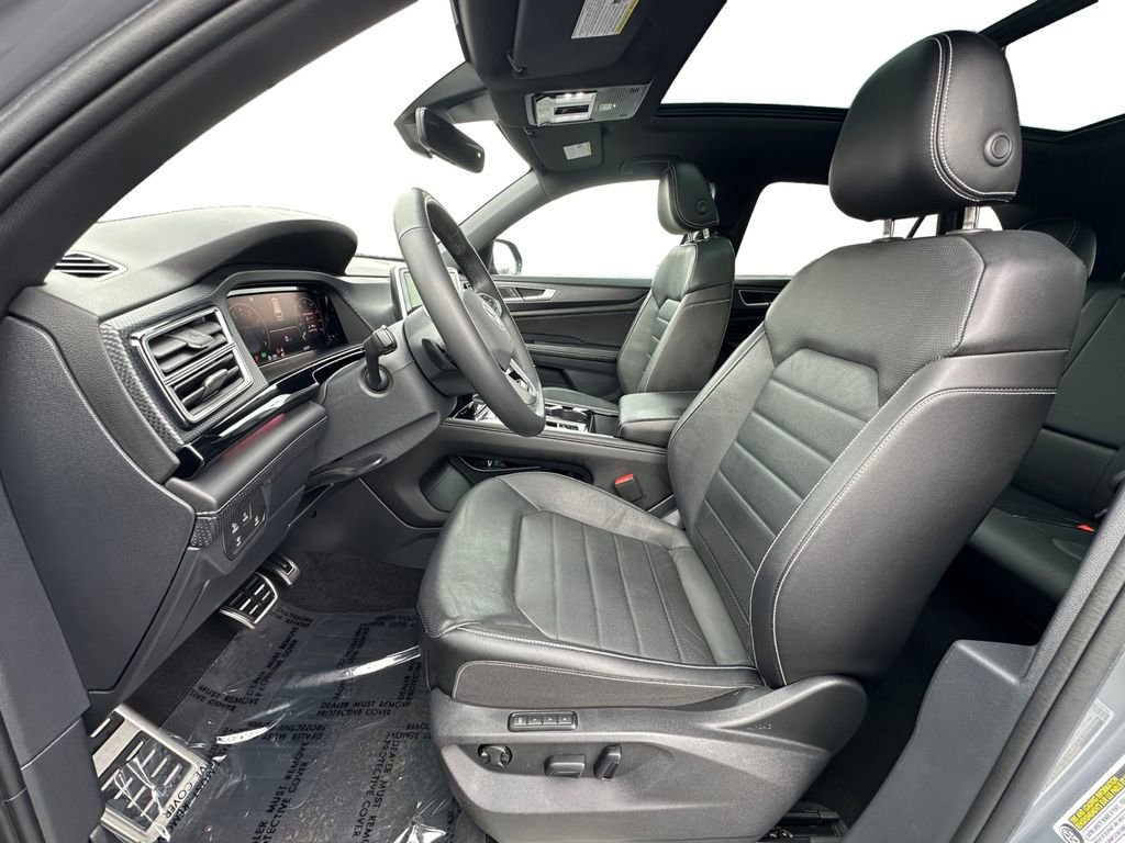 Used 2024 Volkswagen Atlas Cross Sport SEL R-Line image 9